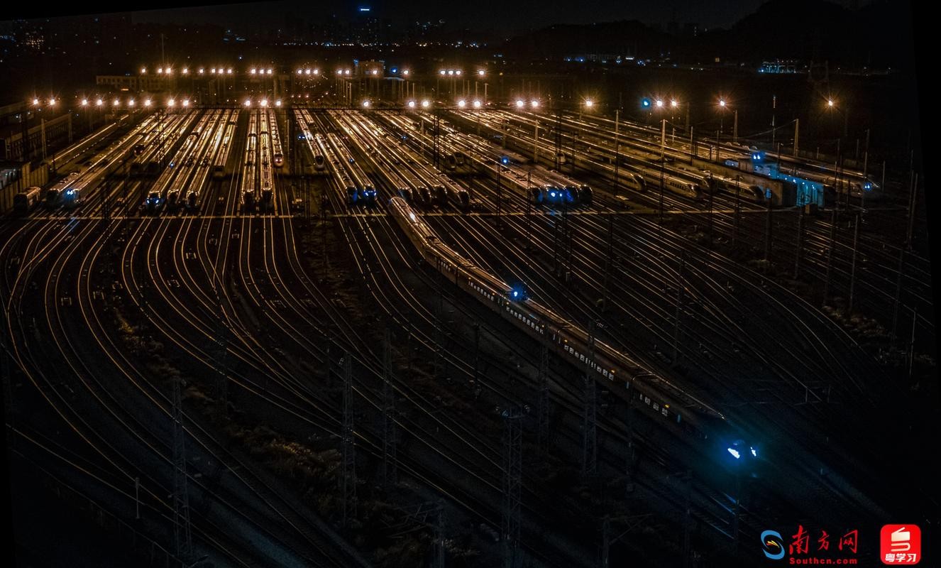 春运启航，动车集结如陆地航母，编织归家梦的钢铁丝带